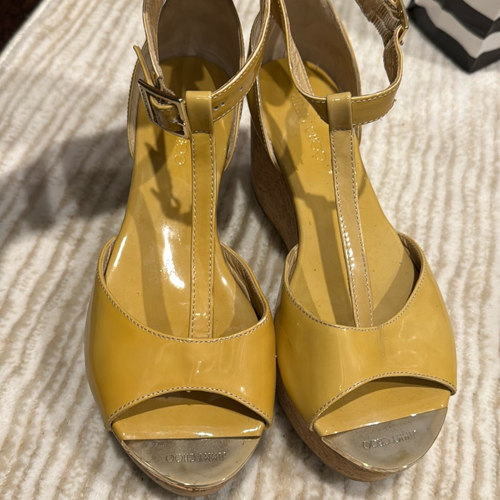 Jimmy choo patent leather platform shoe